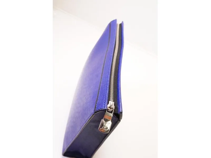 Authentic Pre-owned Louis Vuitton Taiga Cobalt Blue Pochette Voyage Clutch Bag Pouch M30575 210717