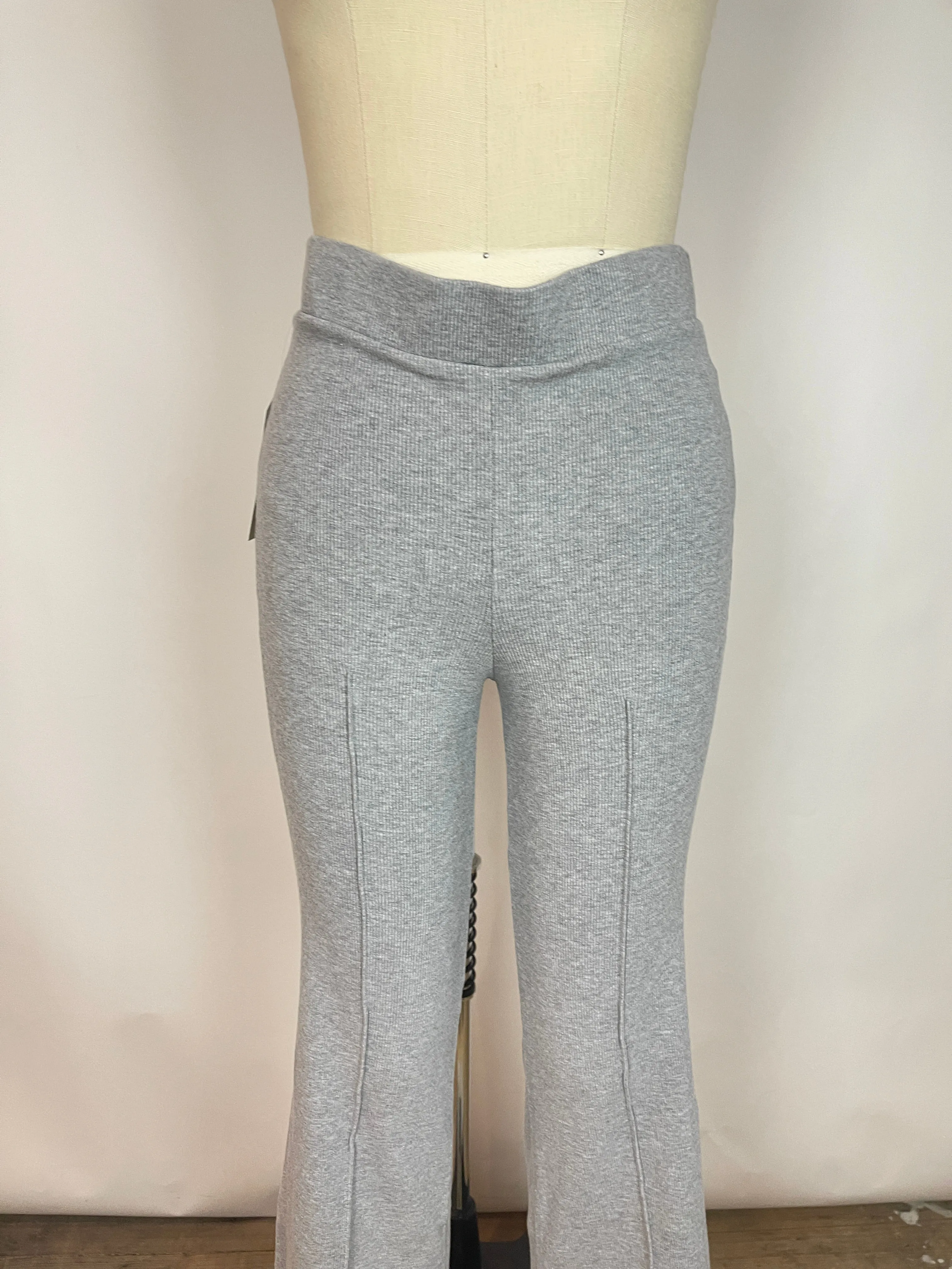 Donni. Grey Rib Kick Flare Pant (L)