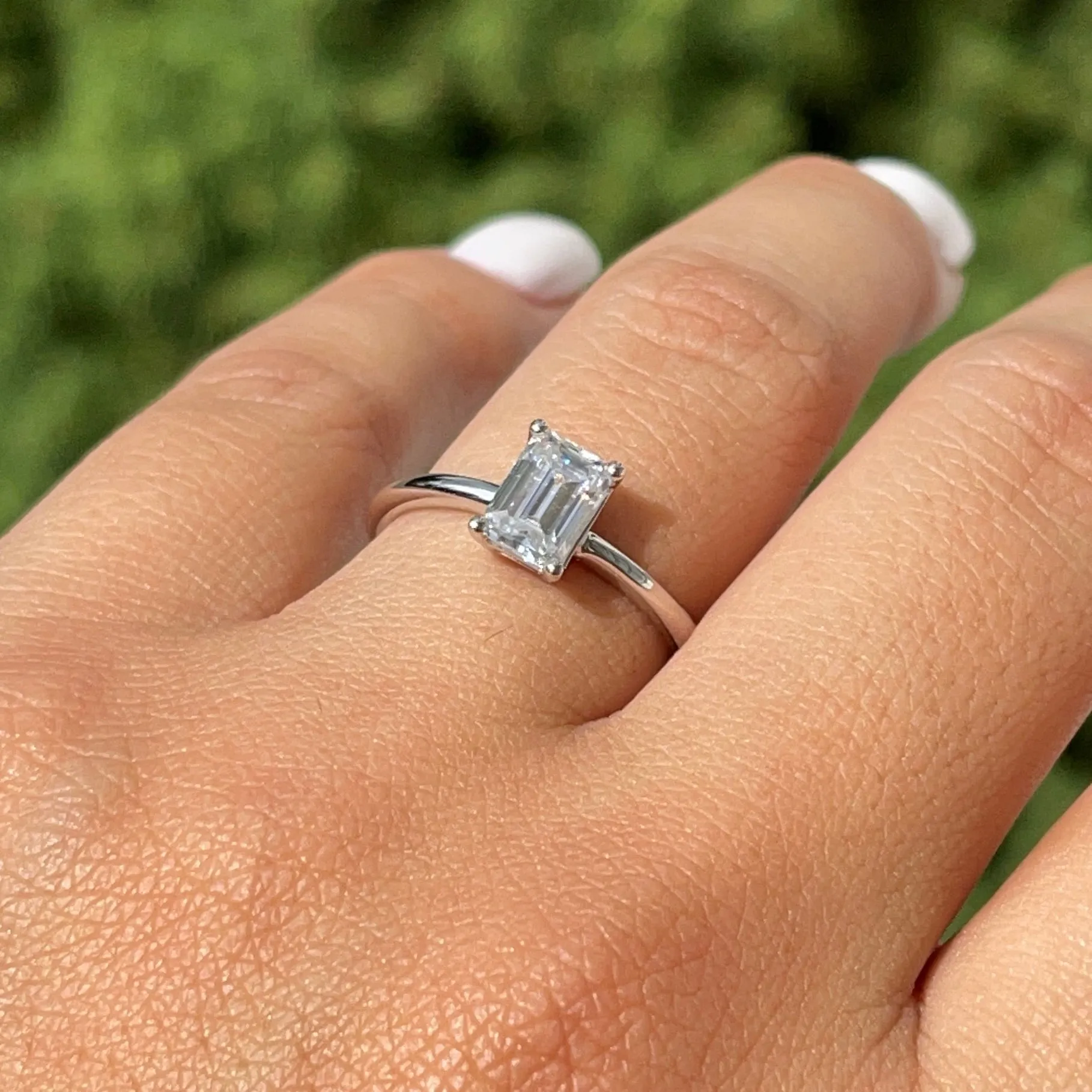 ESMERALDA MOISSANITE RING