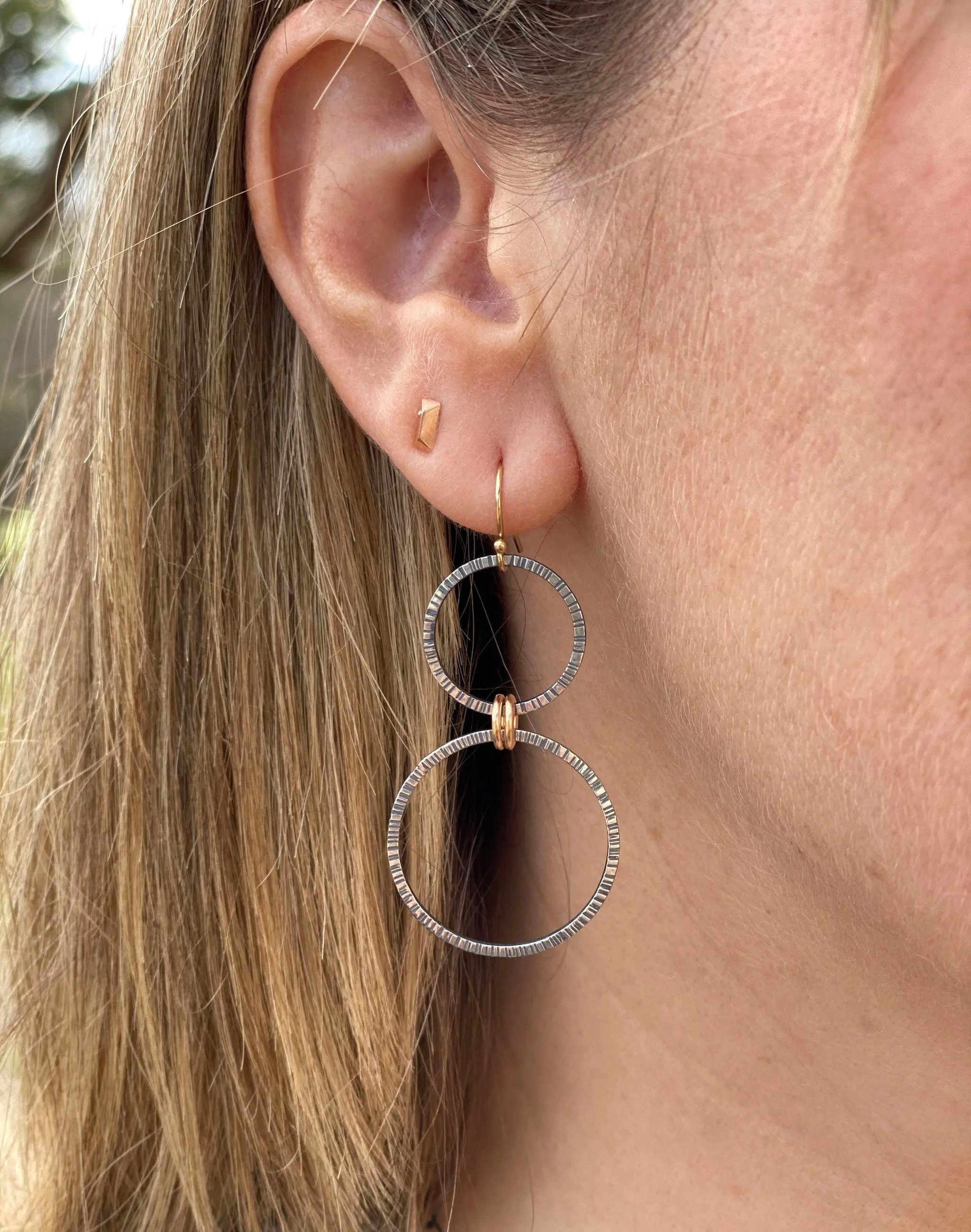 Large Lined Harmony Hoops Earrings (E1768)